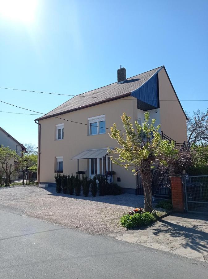 Joe Beach Apartman Кестхей Екстер'єр фото