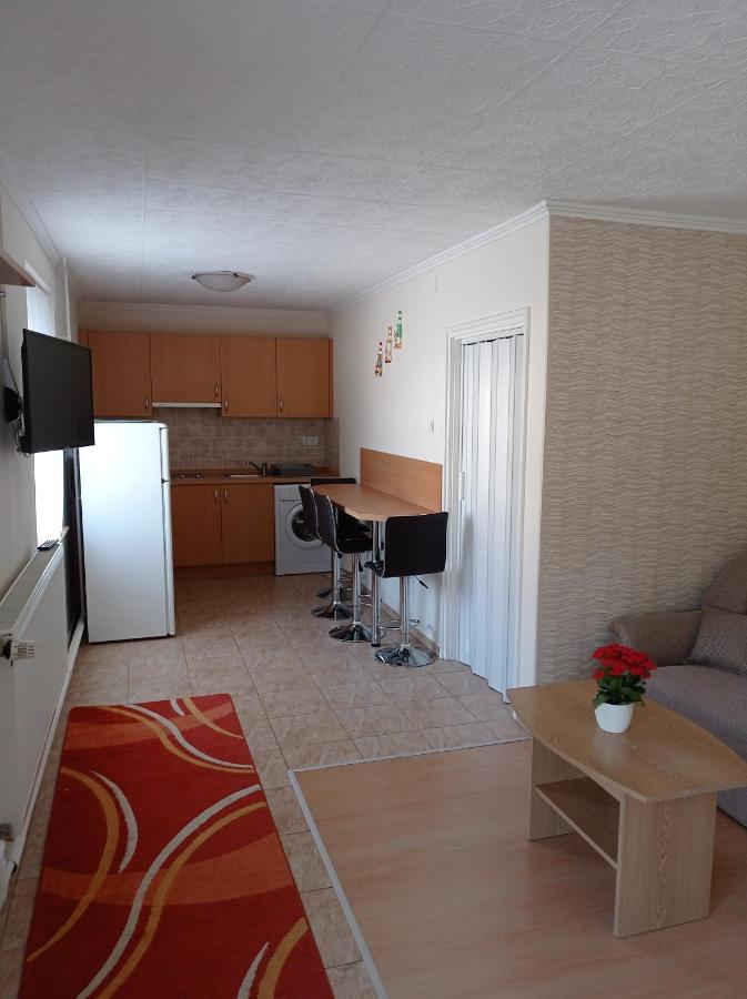 Joe Beach Apartman Кестхей Екстер'єр фото