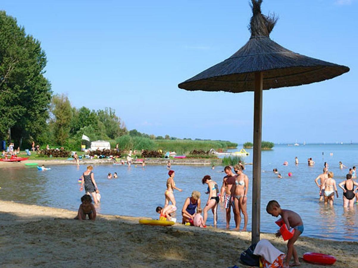 Joe Beach Apartman Кестхей Екстер'єр фото